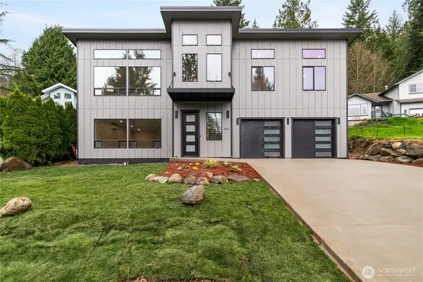 647 Rainbow Drive, Sedro Woolley, WA 98284