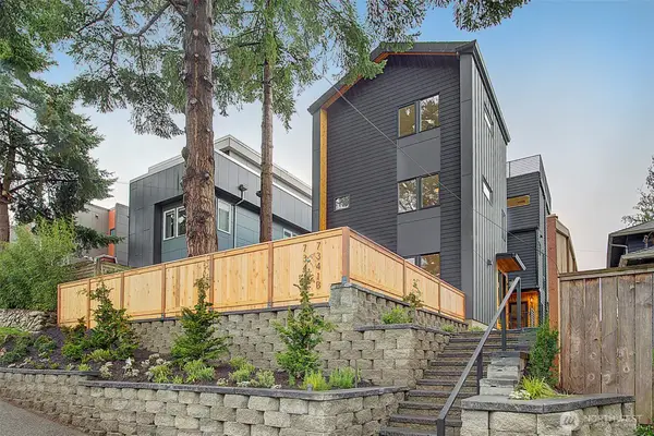 7341 California Avenue Sw, Seattle, WA 98136