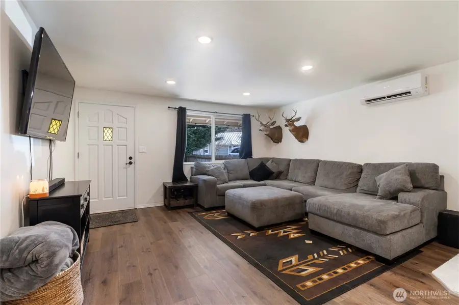 408 Cothary St, Wilkeson, WA 98396 - #3