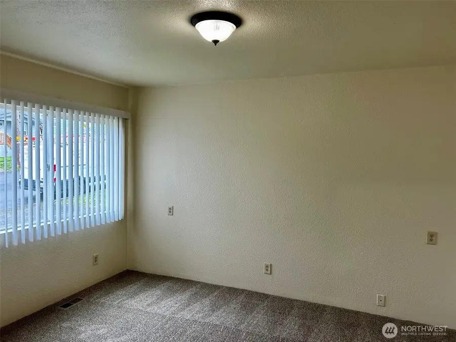 302 Crawford, Kelso, WA 98626 - #3