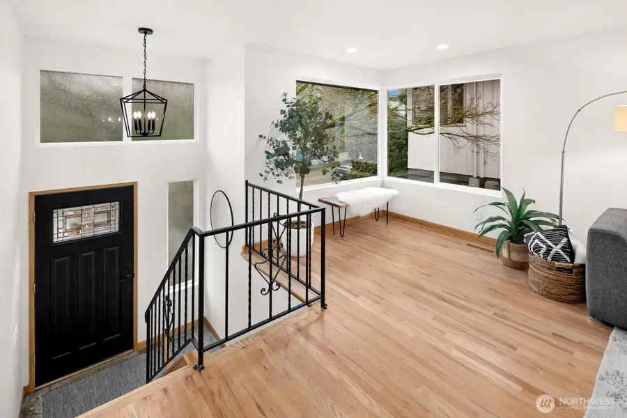 7038 Cleopatra Place Nw, Seattle, WA 98117 - #2