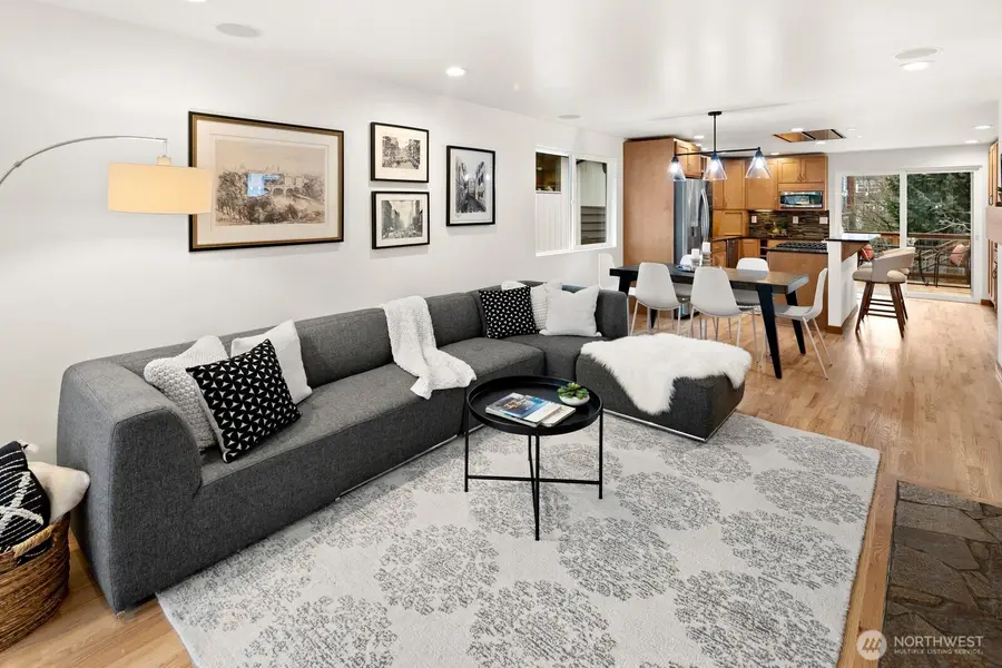 7038 Cleopatra Place Nw, Seattle, WA 98117 - #3