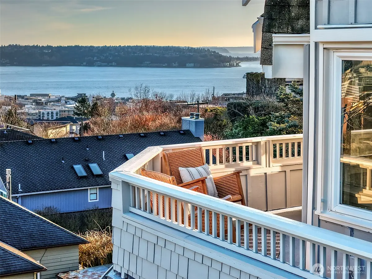 1238 3rd Avenue N, Seattle, WA 98109 - #1