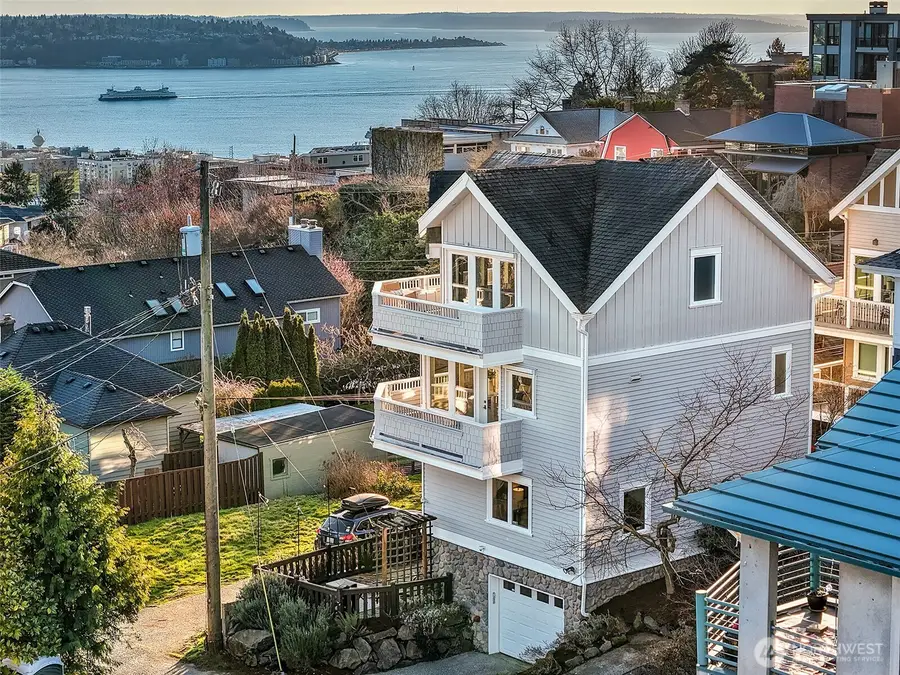 1238 3rd Avenue N, Seattle, WA 98109 - #2