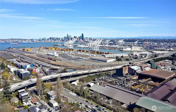 3905 SW Avalon Way, Seattle, WA 98126