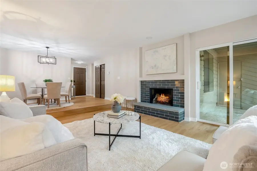 19123 Ballinger Way Ne #102, Lake Forest Park, WA 98155 - #3