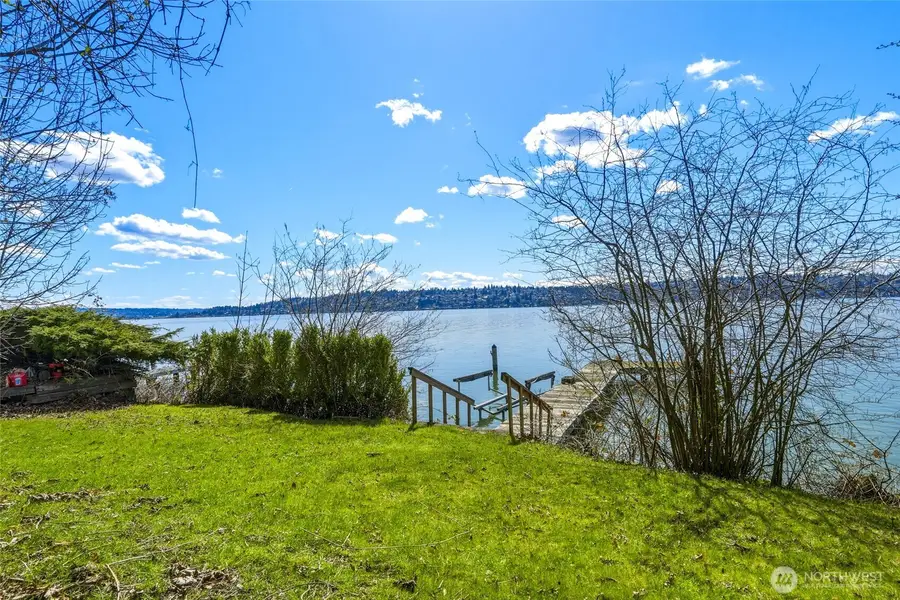 8449 W Mercer Way, Mercer Island, WA 98040 - #2