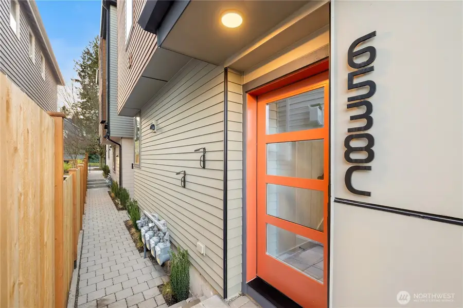 6538 Latona Avenue Ne, Seattle, WA 98115 - #3