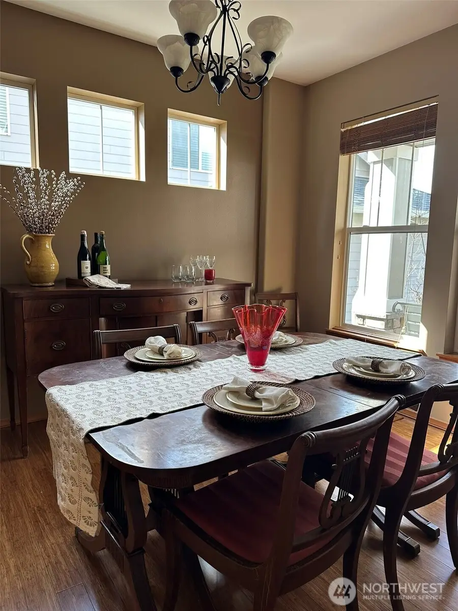 252 Quincy Avenue Ne, Renton, WA 98059 - #2