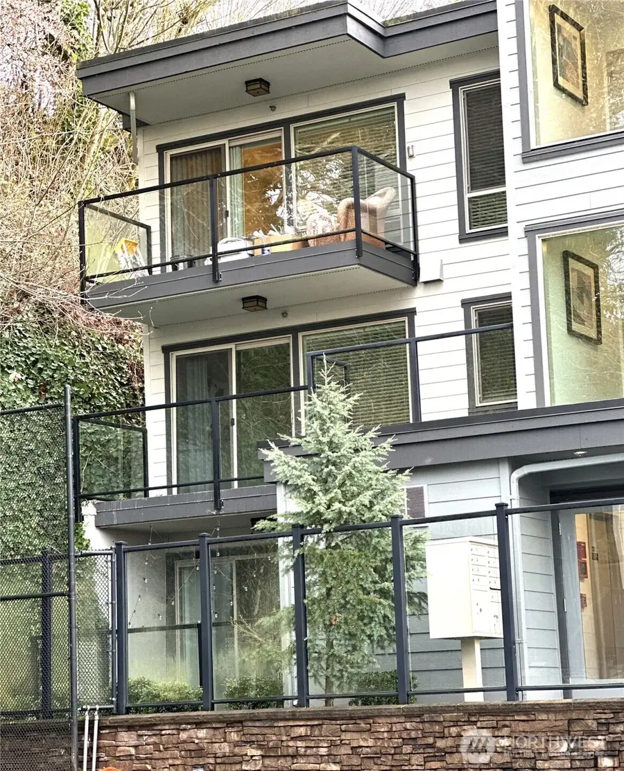 3212 SE 81st #C203, Mercer Island, WA 98040 - #2