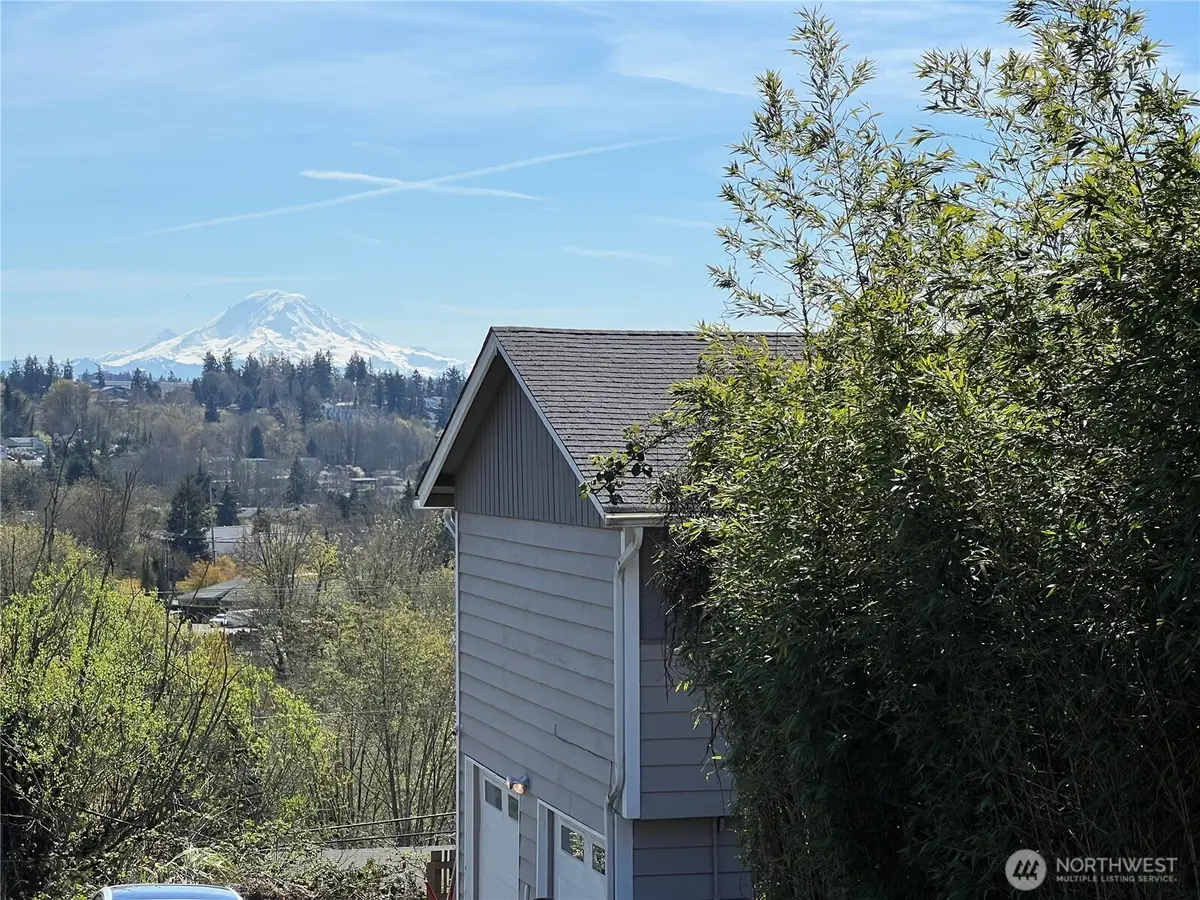 21010 9th Avenue S, Des Moines, WA 98198 - #1