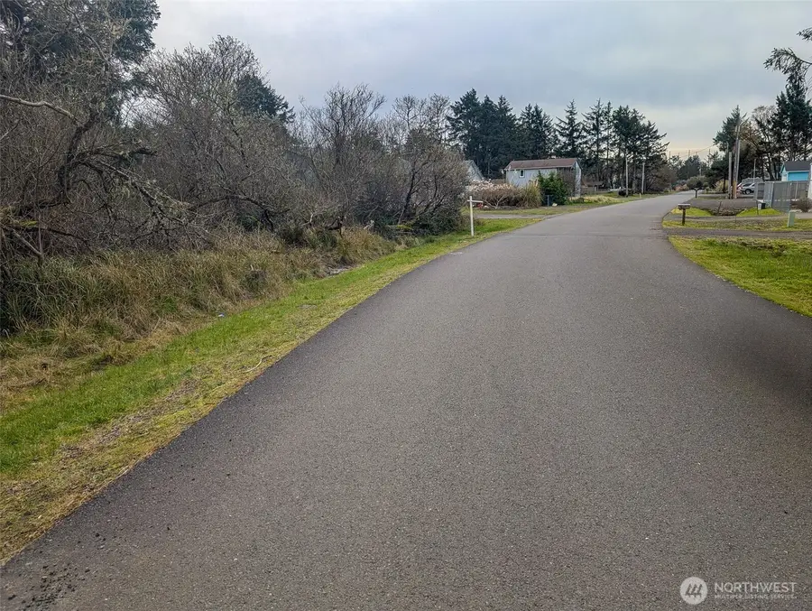 572 Puffin Avenue Ne #304, Ocean Shores, WA 98569 - #3