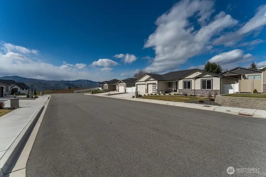 2637 Patriot Way Se, East Wenatchee, WA 98802 - #2