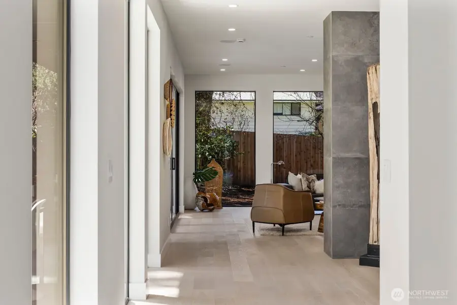 1653 105th Avenue Se, Bellevue, WA 98004 - #3