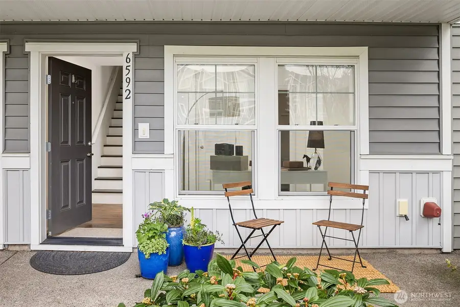 6592 High Point Drive Sw, Seattle, WA 98126 - #3