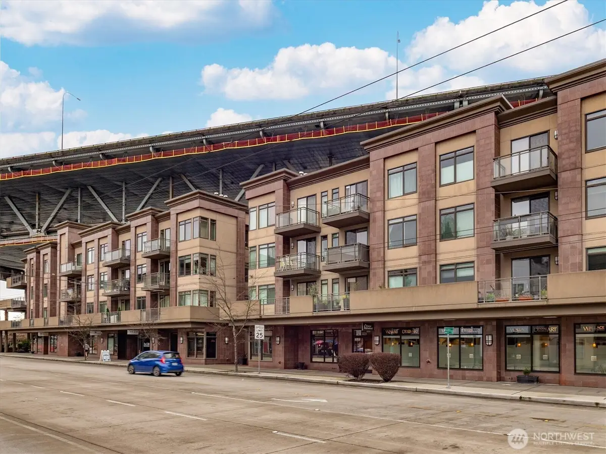 3217 Eastlake Avenue E #210, Seattle, WA 98102 - #1