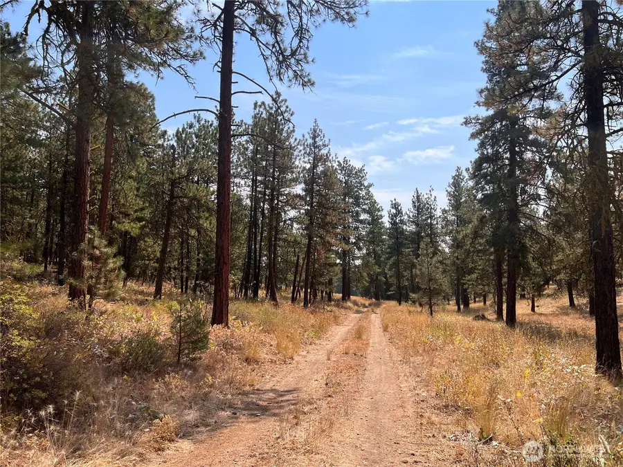 301 Sunrise Way, East Wenatchee, WA 98802 - #3