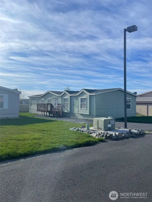 3010 W Peninsula Drive #134, Moses Lake, WA 98837