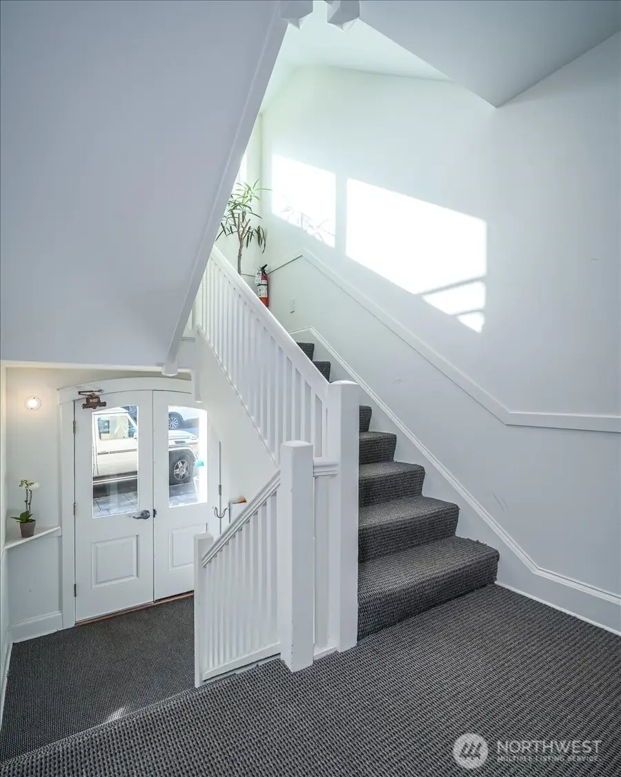 1310 Queen Anne Avenue N #15, Seattle, WA 98109 - #3