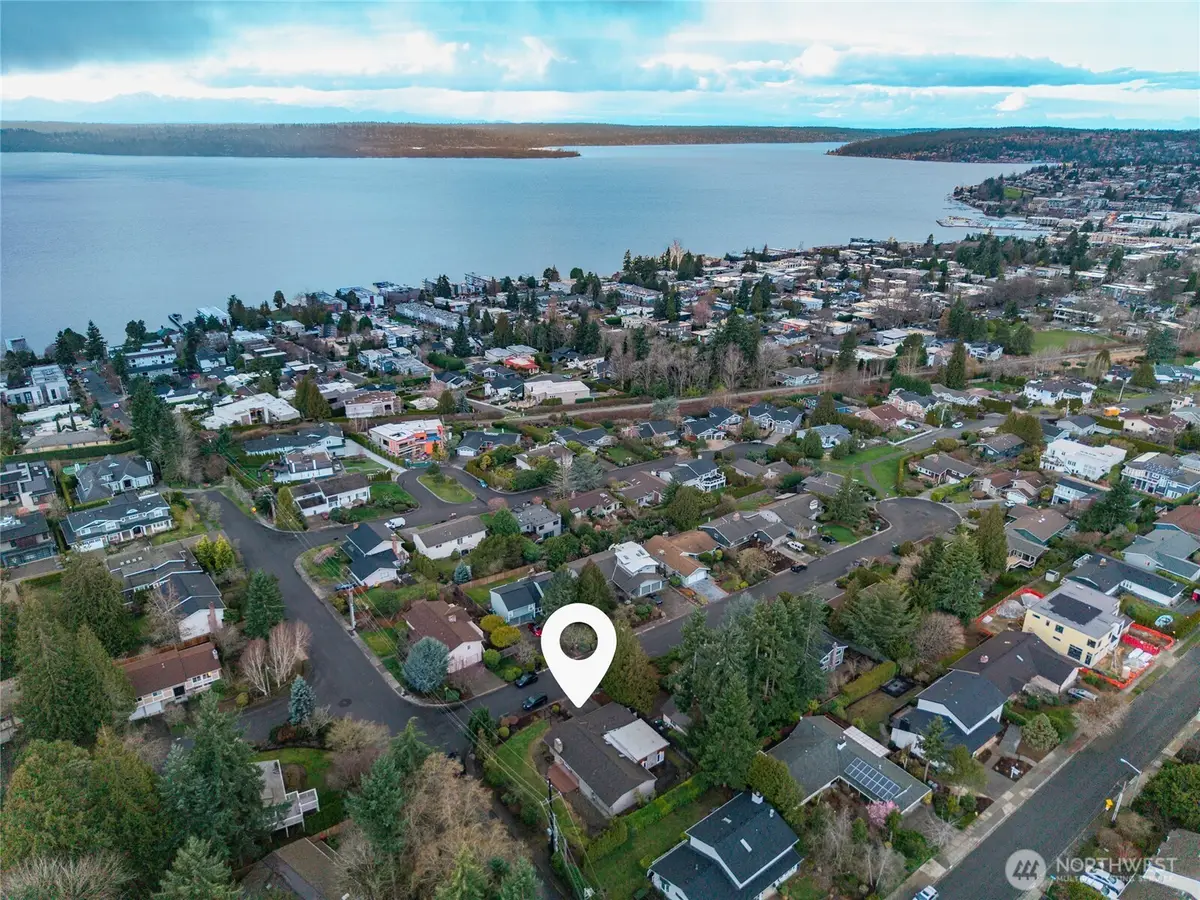 6006 105th Avenue Ne, Kirkland, WA 98033 - #1