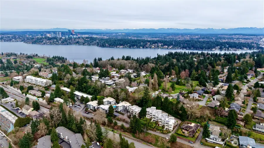 3212 81st Place Se #C301, Mercer Island, WA 98040 - #3