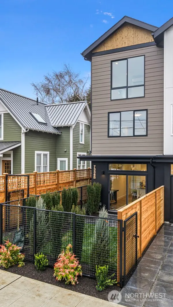 7336 27th Avenue Nw #B, Seattle, WA 98117