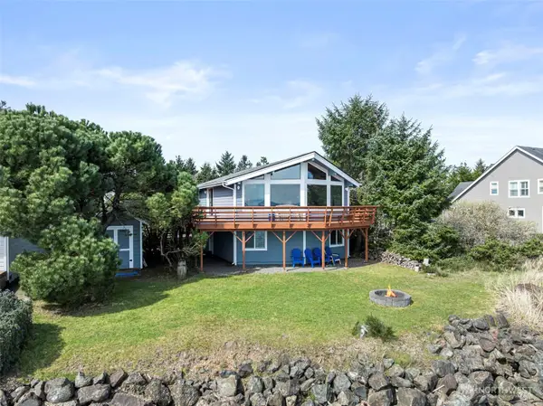 326 Harbor View Loop Se, Ocean Shores, WA 98569