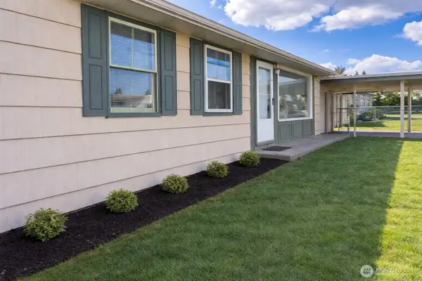 860 111th Street S, Tacoma, WA 98444