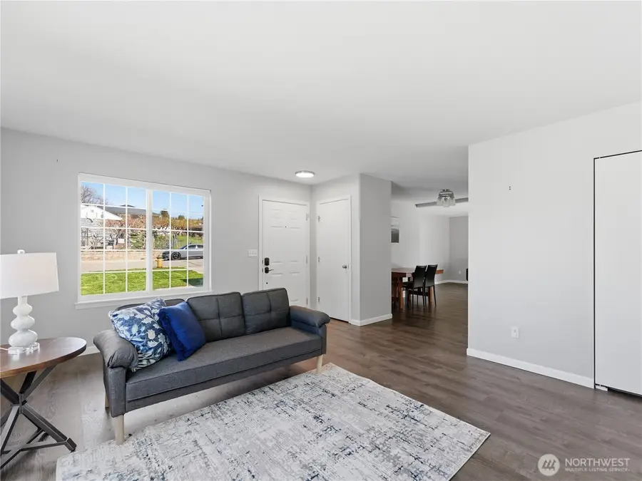 657 S Lawler Avenue, East Wenatchee, WA 98802 - #2