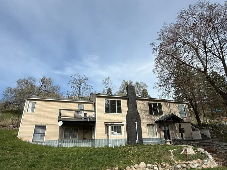 649 5th Avenue N, Okanogan, WA 98840 - #3