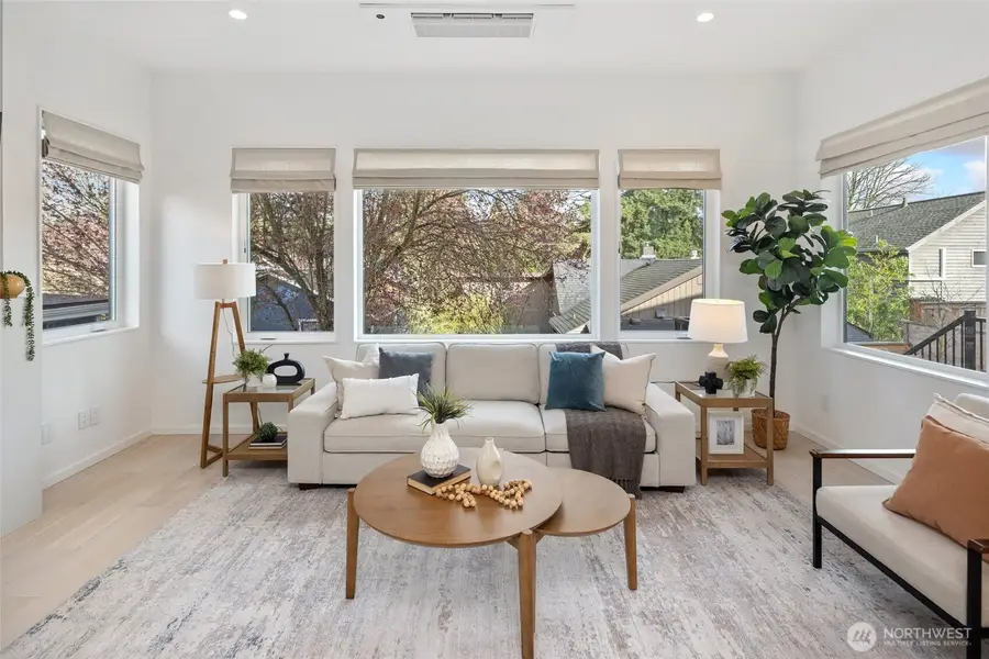 7012 Ravenna Avenue Ne, Seattle, WA 98115 - #3