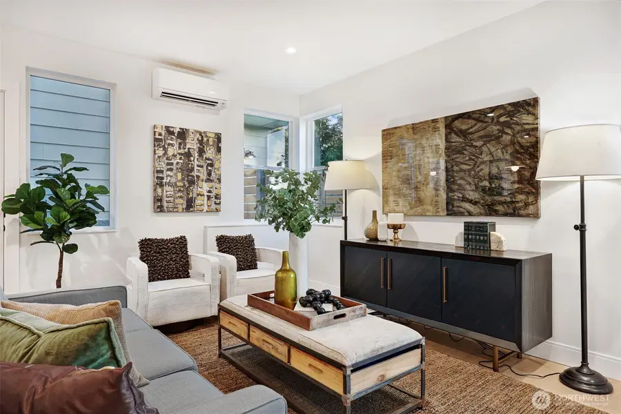 8812 41st Avenue Sw, Seattle, WA 98136 - #2