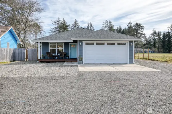 300 Octopus Avenue Ne, Ocean Shores, WA 98569