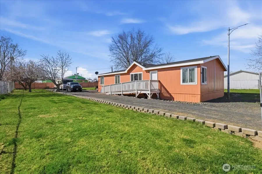 153 NW Quincy Place, Soap Lake, WA 98851 - #3