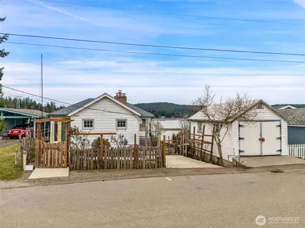 1682 NE Grandview Boulevard, Keyport, WA 98345