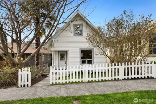 4135 36th Ave Sw, Seattle, WA 98126