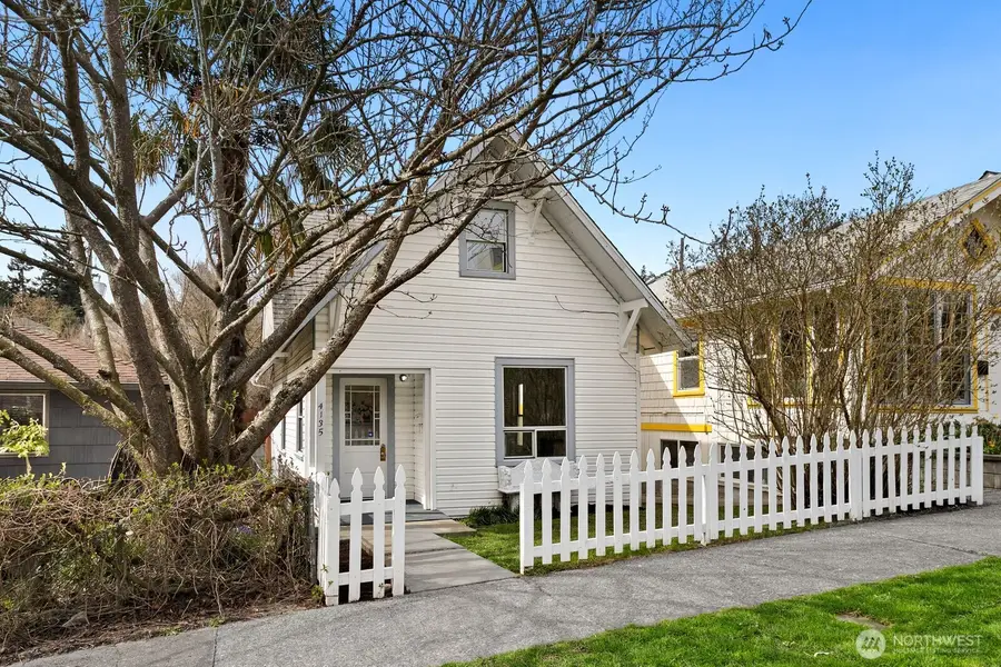 4135 36th Ave Sw, Seattle, WA 98126 - #2