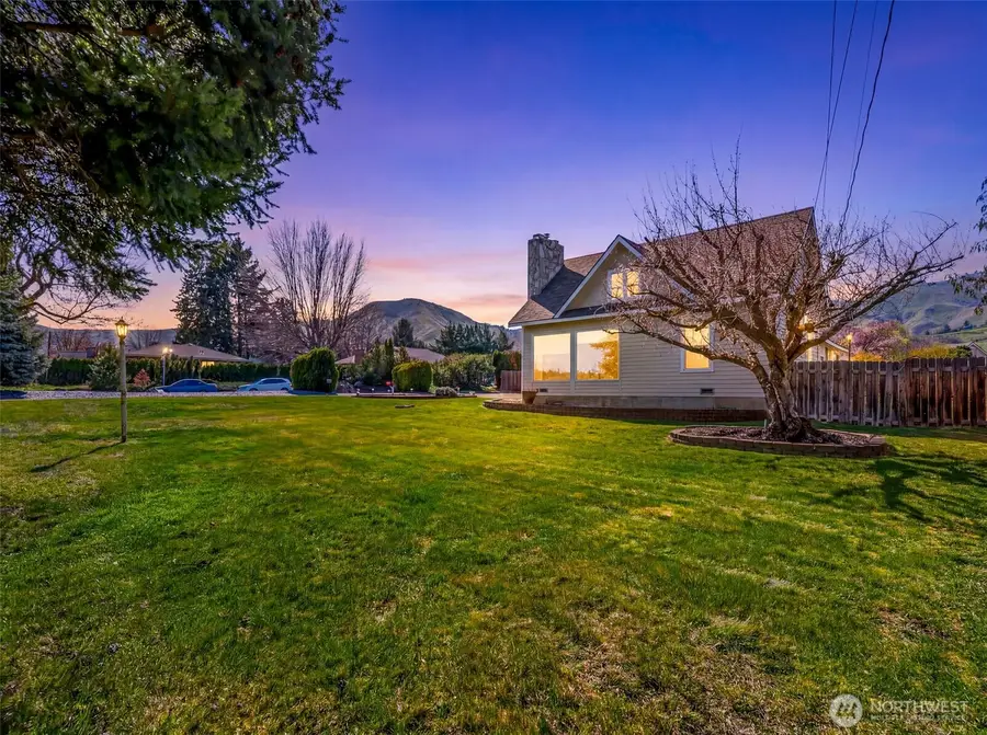 1000 N Western Avenue, Wenatchee, WA 98801 - #2
