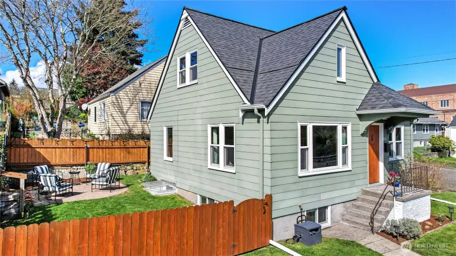 1121 Chester Avenue, Bremerton, WA 98337 - #2