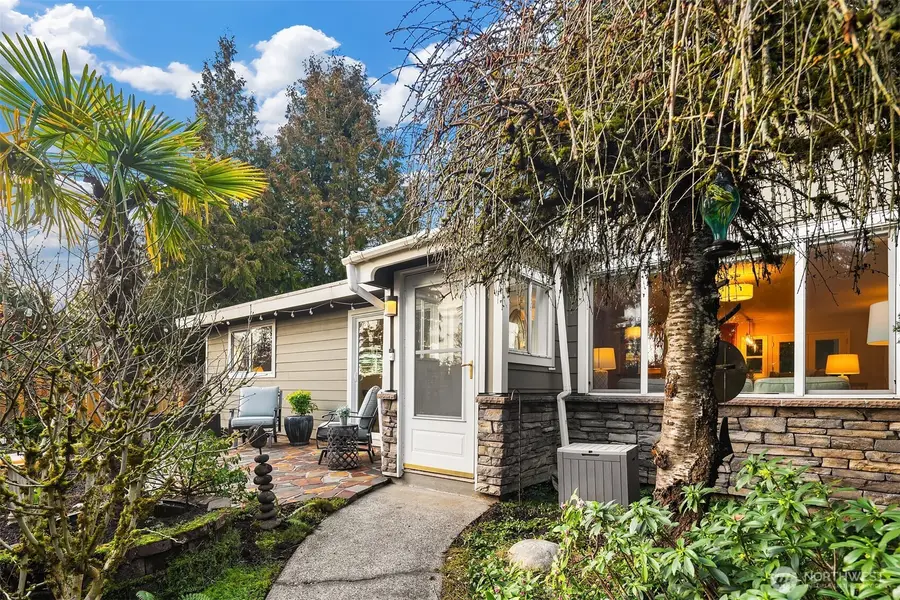 16042 Lake Hills Boulevard, Bellevue, WA 98008 - #2