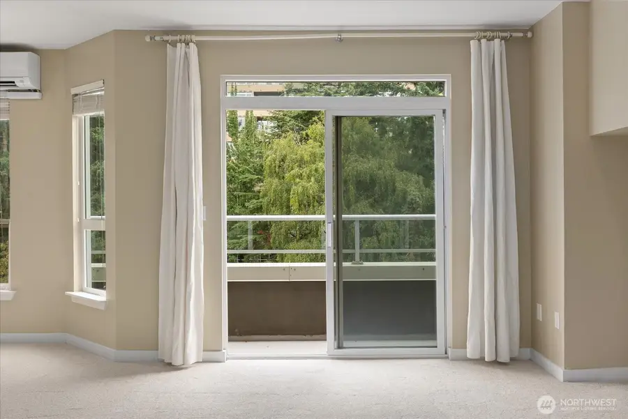 925 110th Avenue Ne #PH05, Bellevue, WA 98004 - #3