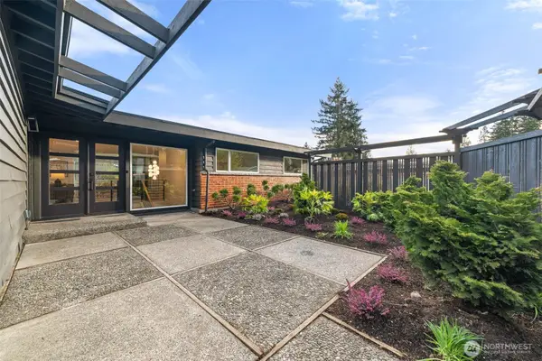 16807 NE 6th Place, Bellevue, WA 98008