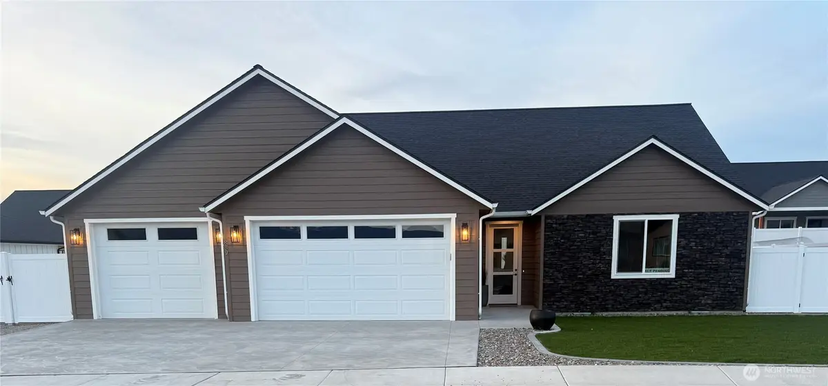 889 NE Conner Court, East Wenatchee, WA 98802 - #1
