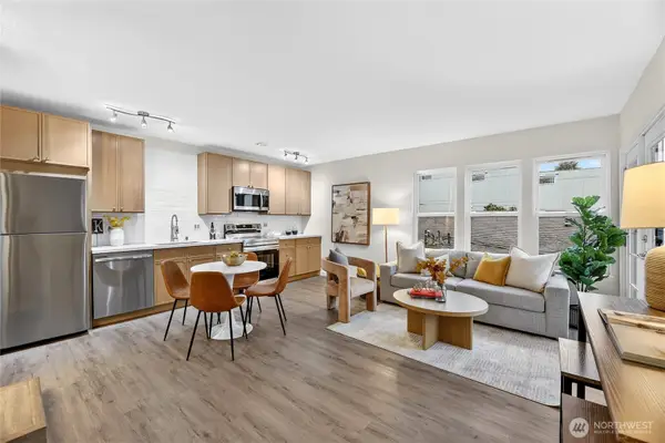 6547 42nd Avenue Sw #303, Seattle, WA 98136