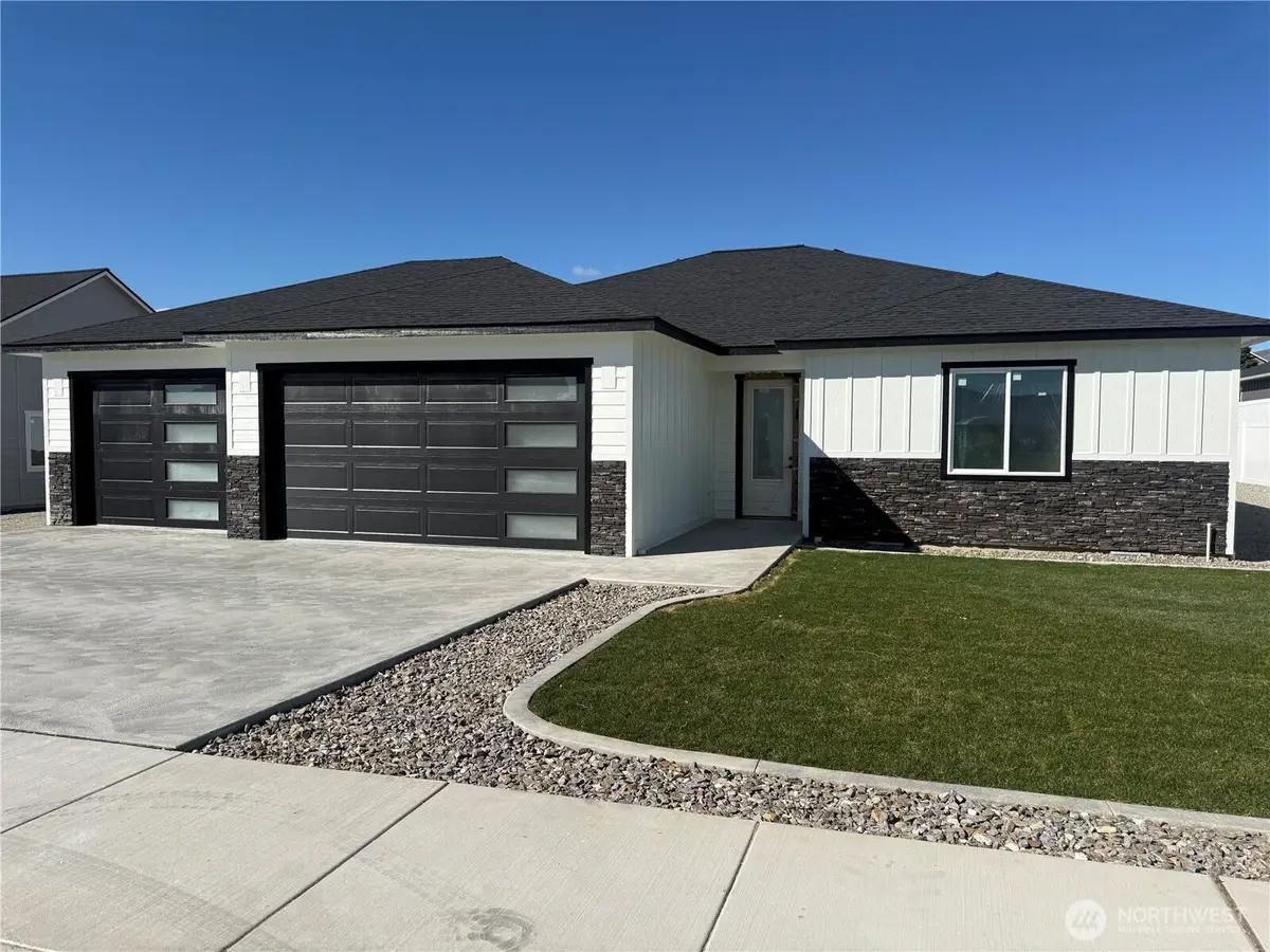 881 NE Conner Court, East Wenatchee, WA 98802 - #1