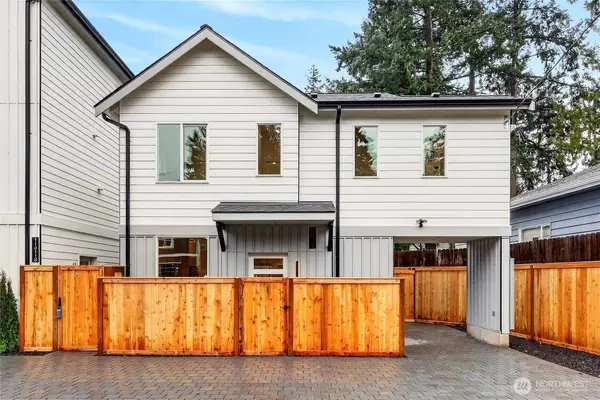 11013 Goodwin Way Ne, Seattle, WA 98125