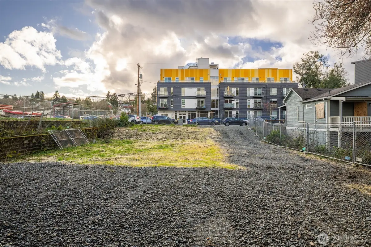 4222 37th Avenue S, Seattle, WA 98118 - #1