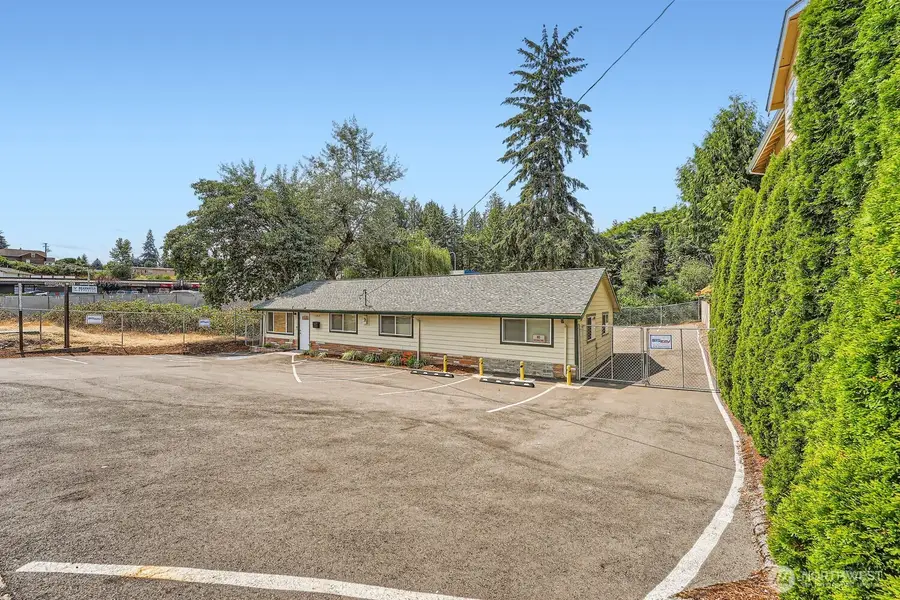 1409 Union Avenue Ne, Renton, WA 98059 - #3