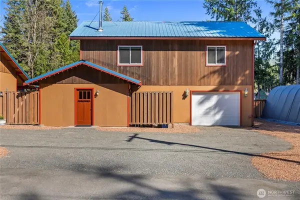 424 Cannon Road, Packwood, WA 98361