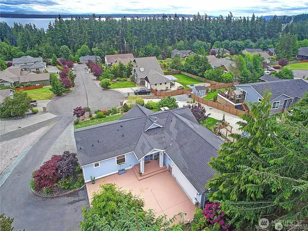 14 Zermatt Court, Camano Island, WA 98282